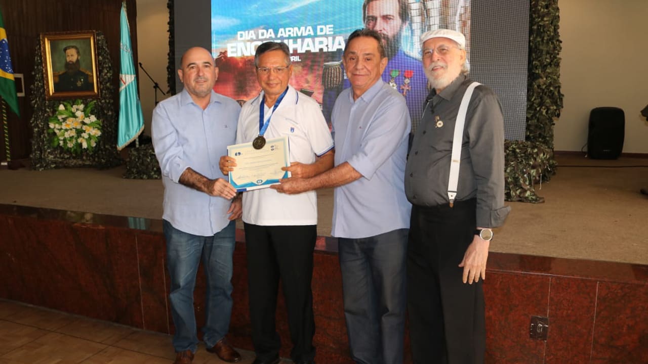 CRA-CE homenageia Antonio Elbano Cambraia durante celebração do Dia da Arma de Engenharia